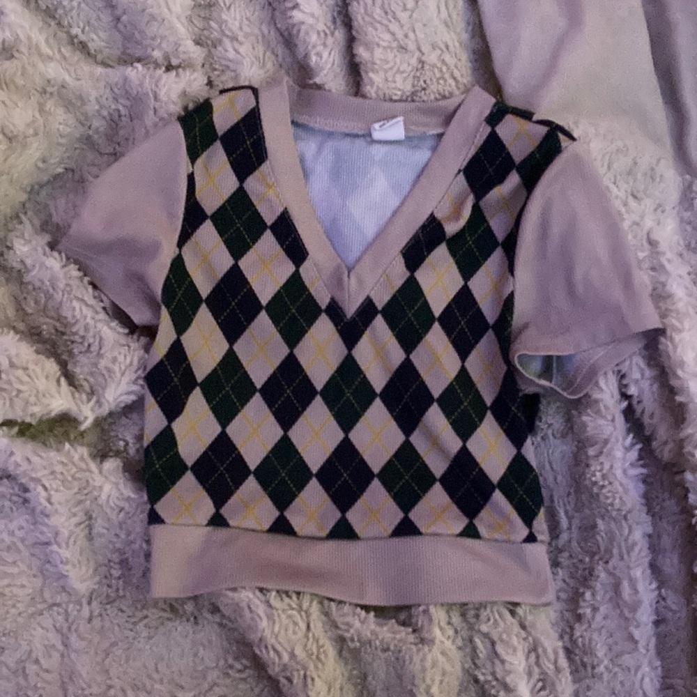 Cute crop top vest patterned <3